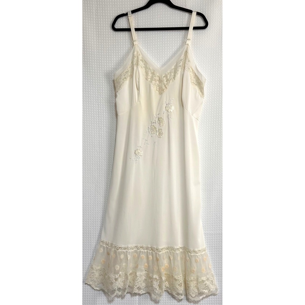 Vintage Youth Form Womens Ivory‎ Slip Dress size 34 Lace Flaw